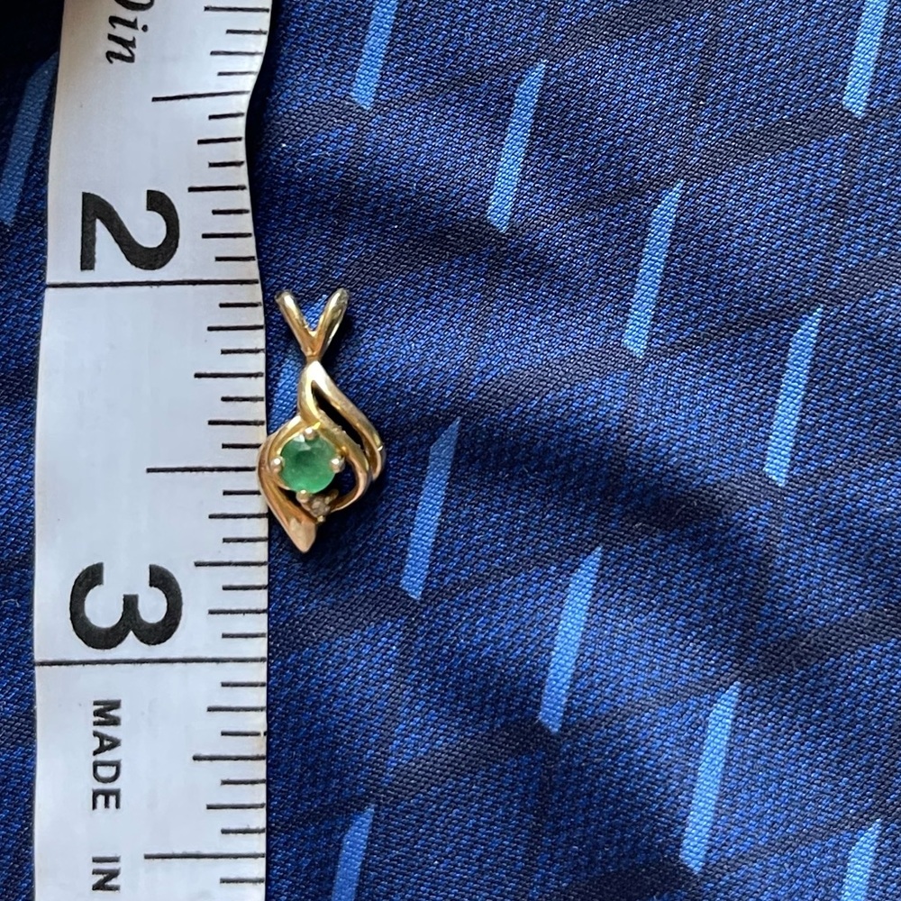 Emerald and diamond pendant